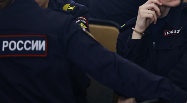 Женщина порвала документы по уголовному делу в кабинете следователя в Татарстане