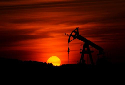 США могут вновь ослабить ограничения на покупку российской нефти, передает Bloomberg
