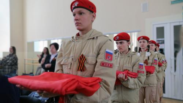 Знамена Победы расставят на высотах над Алуштой