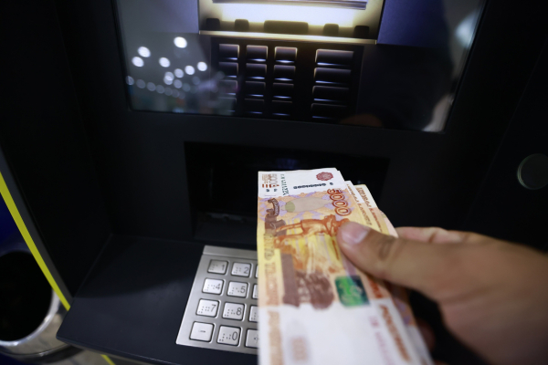 Более 2 млн россиян заплатят налог на вклады