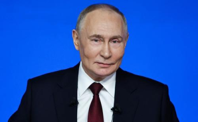 Путин обменялся рукопожатиями с Си Цзиньпином на площади Тяньаньмэнь в Пекине