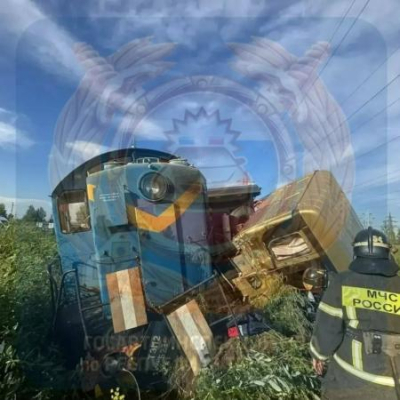 В Челнах водитель грузовика погиб после столкновения с поездом